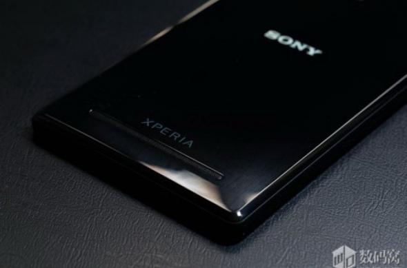 Sony Xperia T2 Ultra Își dezvăluie ambalajul Într-o serie de imagini: xperia_t2_ultra_xm50h_11_640x359.jpg