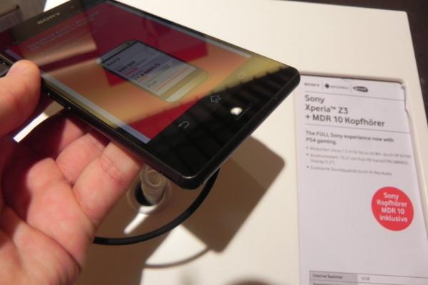 IFA 2014: Sony Xperia Z3 hands on - mult din Xperia Z2, ramă metalică rotunjită si colțuri protejate (Video)