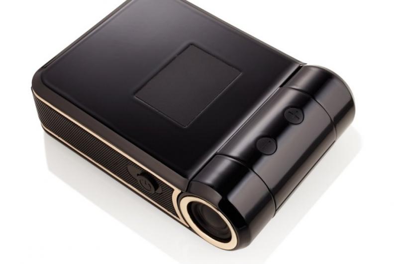 Odin este un mini proiector Android care ține loc de PC și televizor (Video): owl_10_1200.jpg