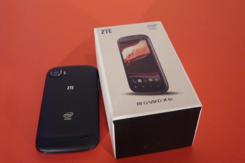 ZTE Grand X In unboxing: primul nostru telefon cu procesor Intel scos din cutie (Video): p1310054jpg.jpg