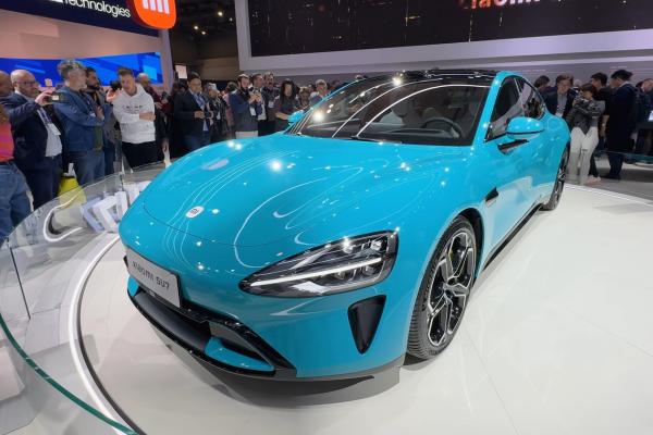 MWC 2024: Xiaomi aduce primul automobil în Europa; Impresii despre SU7 Max + cât costă (Video)