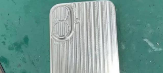 Matrița lui iPhone 16 confirmă schimbarea de design pentru modulul foto, în stil iPhone X 