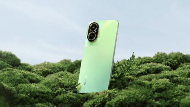 <b>Preț și disponibilitate realme C67 4G în România</b>Printre noile telefoane ajunse local pe final de iarnă 2023/2024 îl avem și pe realme C67 4G, un smartphone de buget care aduce lucruri interesante la pachet pentru prețul plătit. Cât costă vom afla împreună prin intermediul rândurilor de mai jos