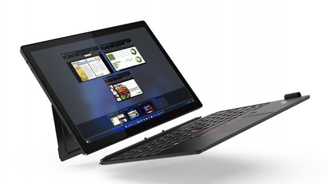 <b>MWC 2024: Lenovo dezvăluie laptopul ThinkPad X12 Detachable Gen 2, cu buton dedicat AI</b>Lenovo are un stand impresionant la MWC 2024, cu un laptop cu ecran transparent afişat acolo, dar şi un telefon Motorola, care se înfăşoară în jurul încheieturii. A prezentat şi un nou laptop detaşabil, un model ThinkPad X12 Gen 2, cu buton dedicat AI