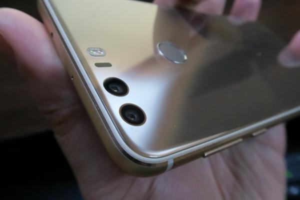 Honor 8 ar putea rămâne blocat la Android Nougat; oficialii din India spun că telefonul nu este compatibil cu Oreo