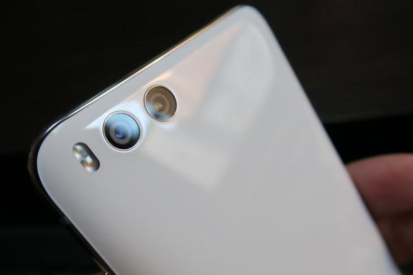 Xiaomi Mi 6 (6 GB RAM) are o reducere tare atractivă pe Light in the box! Și Redmi 4A se vinde la preț bun