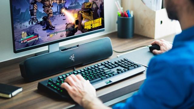 <b>Turul Magazinelor #362: Amazon Echo la reducere, soundbar Razer bestial, Galaxy A8 (2018) deja la preţ mai mic şi ceas cu tensiometru</b>V-am pregătit pentru finalul acestei săptămâni o nouă ediție Turul Magazinelor în care credem noi că am inclus o serie de produse numai bune de luat în calcul pentru o viitoare achiziție. Printre acestea se numără și un soundbar de la Razer