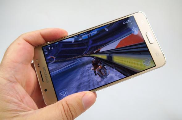 Samsung Galaxy J5 (2016) - Galerie foto Mobilissimo.ro: Samsung-Galaxy-J5-(2016)_055.jpg