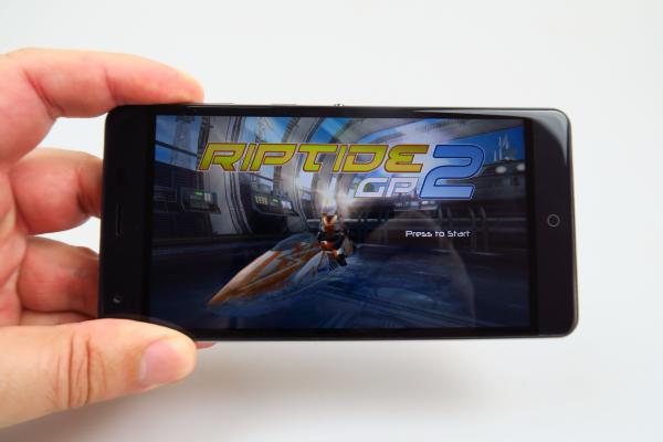 Ulefone Power: Benchmark-uri bunicele, peste modelele Galaxy A 2016 în unele teste