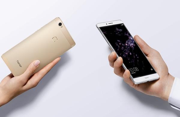 Mega phablet-ul Huawei Honor Note 8 este anunțat oficial; vine cu display Quad HD de 6.6 inch și 4 GB RAM