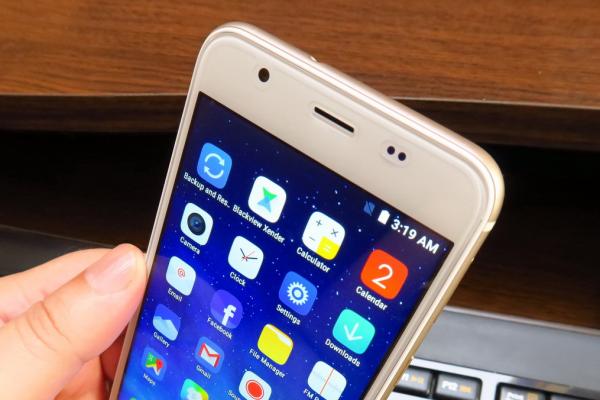 BlackView Ultra Plus: Conectivitate dual SIM, 4G şi WiFi acceptabilă