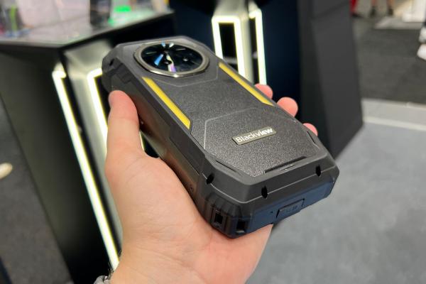 IFA 2025: Blackview Xplore 2, telefonul cu satelit şi proiector, acum şi în Europa! (Hands on Video)
