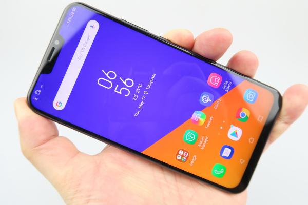 ASUS ZenFone 5 (ZE620KL): Multimedia duală, stereo, cu AI, tot ce vrei