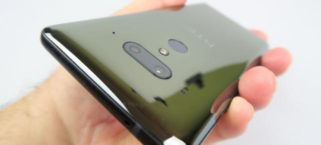 HTC U12+: Design pe aceeaşi linie, cu problema "membrului fantomă"