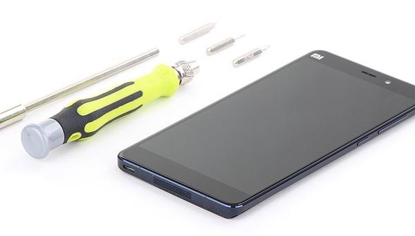 Phabletul Xiaomi Mi Note dezasamblat, componentele analizate În detaliu