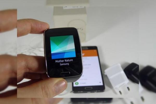 Samsung Gear S unboxing + tutorial pairing: scoatem din cutie primul ceas smart independent de la Samsung (Video)