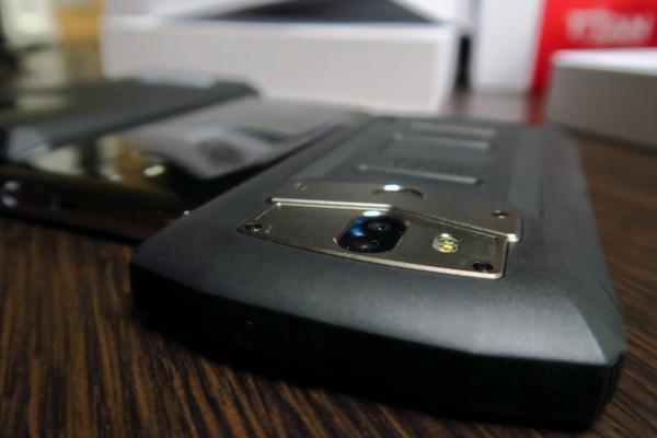 iHunt Titan P11000 Pro: Design mamut, masiv, imens