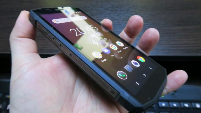 <b>iHunt S60 Discovery: Benchmark-uri modeste, la nivel de midrange din 2016</b>iHunt S60 Discovery se prezintă la apel doar cu un procesor quad core şi asta din start nu îl face vreun mega hit sau vreun dur al gaming-ului pe mobil. Dispune de un CPU MediaTek MT6739 de 1.5 GHz, cu GPU Power VR GE8100. Are şi 2 GB RAM şi 16 GB stocare