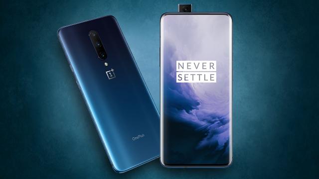 <b>OnePlus 7 Pro debutează cu ecran de 6.67 inch, 90 Hz, cu cameră triplă în spate, cameră selfie pop-up</b>OnePlus 7 Pro este noul flagship OnePlus, anunţat astăzi alături de modelul OnePlus 7, la New York. De altfel OnePlus a avut evenimente în marile metropole de pe glob şi a lansat şi variante localizate. Spre exemplu varianta roşie de OnePlus 7 vine doar..