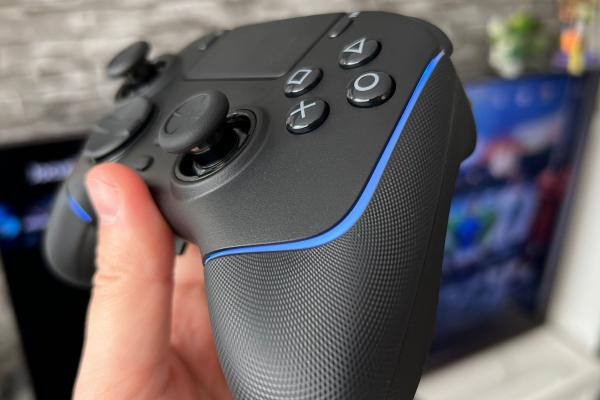 RAZER Wolverine V2 Pro - Design