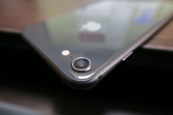 Apple iPhone 8: Camera în acelaşi registru cu iPhone 8 Plus, X, dar cu mult peste iPhone 7