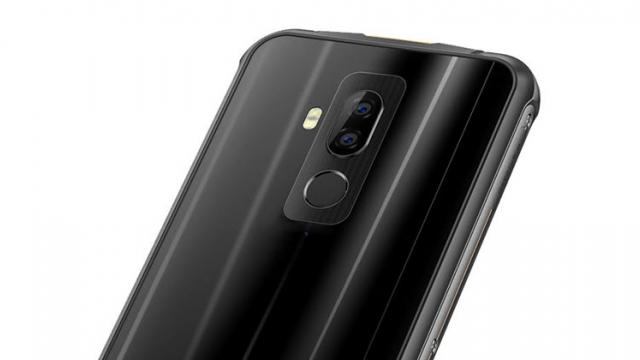 <b>Ulefone își lansează noul telefon robust numit Armor 5; Are baterie de 5000 mAh și certificare IP68</b>Cei de la Ulefone au pus oarecum accentul și pe smartphone-urile rugged, acele dispozitive robuste menite să reziste la căzături, temperaturi extreme și desigur apă. Acum pe final de lună compania chineză vine pe piață cu un nou model numit 