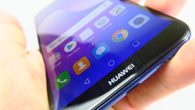 <b>Huawei Y7 Prime (2018) Review</b>Huawei Y7 Prime (2018) este un "Prime" cu adevărat, fiind câteva premiere însumate pentru noi. E primul telefon Huawei din Seria Y pe care îl testăm, primul telefon Huawei cu preţ sub 1000 de lei testat pe acest an şi inaugurează şi combinaţia de ecran..