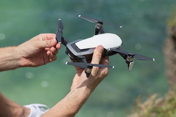 Turul Magazinelor #371: Drone pliabile ieftine şi scumpe, ATV la eMAG.ro (nu e glumă) şi grătar electric Tefal la discount