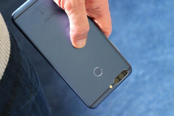 Turul Magazinelor #372: Revenim la telefoane cu reduceri babane - Xperia XZ1, Huawei Honor 8 Pro, televizor Full HD la 899 lei, cameră auto Xiaomi
