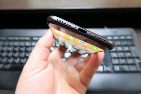 Apple iPhone 8: Multimedia - Difuzoarele stereo îşi fac treaba bine, dar nu bat predecesorii