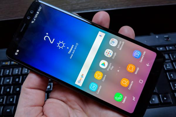 Samsung Galaxy A8 (2018): Display mai luminos decât predecesorul, aspect nou