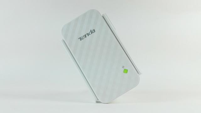 <b>Prezentare Tenda A9: extender wireless de buget compatibil cu majoritatea routerelor de pe piață</b>Un alt produs pe care Tenda mi l-a trimis în teste în această perioadă este și extenderul wireless numit Tenda A9, un dispozitiv compact și ușor de folosit care se remarcă prin prețul accesibil. Este compatibil cu majoritatea routerelor de pe piață