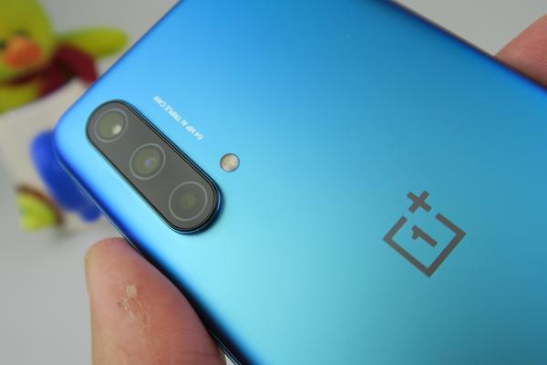 OnePlus Nord CE 5G: Design de un albastru special, format de OnePlus Nord