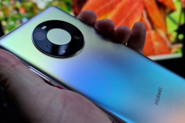 Huawei relansează telefoanele Mate 40 Pro, Mate 40E și Nova 8 Pro cu Harmony OS la bord și doar în variante 4G