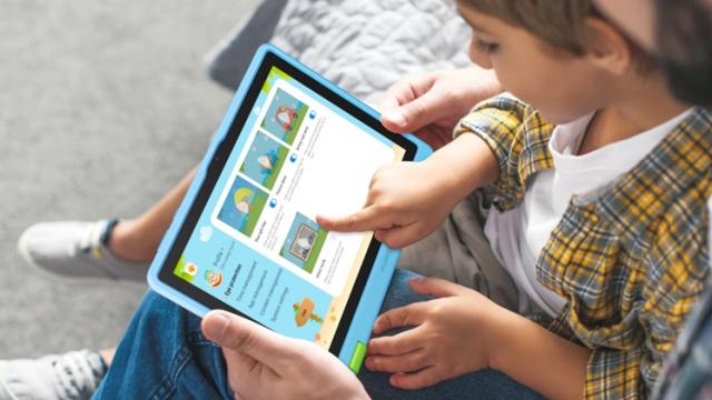 <b>Huawei anunță tableta MatePad T10 Kids Edition, un model de buget colorat creat pentru cei mici</b>Din partea celor de la Huawei sosește în această vară și tableta MatePad T10 Kids Edition care după cum indică și numele, este destinată pentru cei mici având și un design colorat. Avem aici de-a face cu o tabletă care