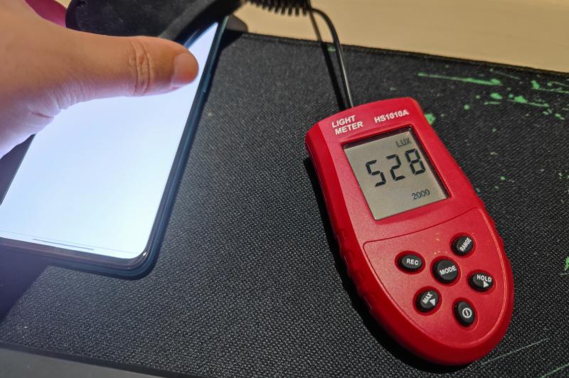 Luminozitate display OnePlus Nord CE 5G și ecranul văzut la microscop: OnePlus-Nord-CE-5G_003.jpg