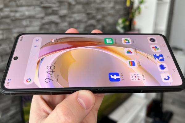 Nubia Flip 2: MyOS 14 aduce multă personalizare și avem AI direct de la Google