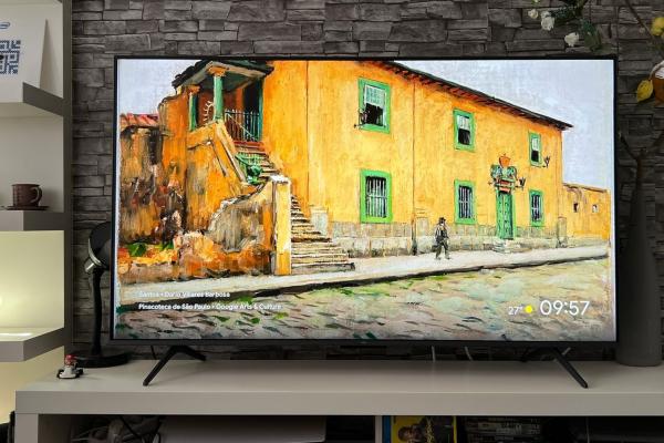 TCL MiniLED 55C6K Review: Televizorul premium accesibil, cu Mini-LED, 144Hz, subwoofer și AI pentru imagini perfecte 