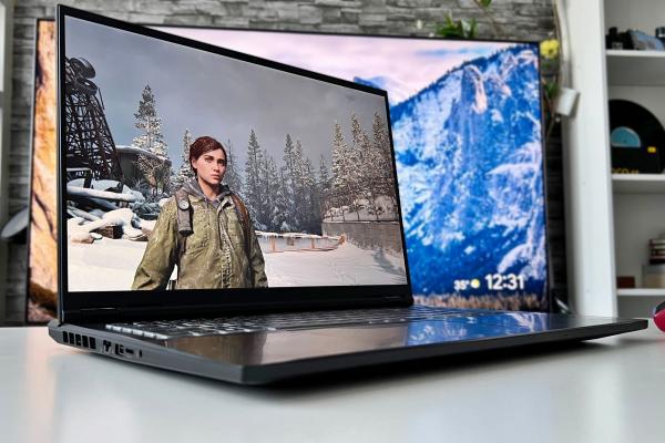 ACER Nitro 18 AI (AN18-61) Review: Fereastra de 18 inch către lumea virtuală, cu RTX 5070 Ti, Ryzen AI 9 și răcire eficientă 
