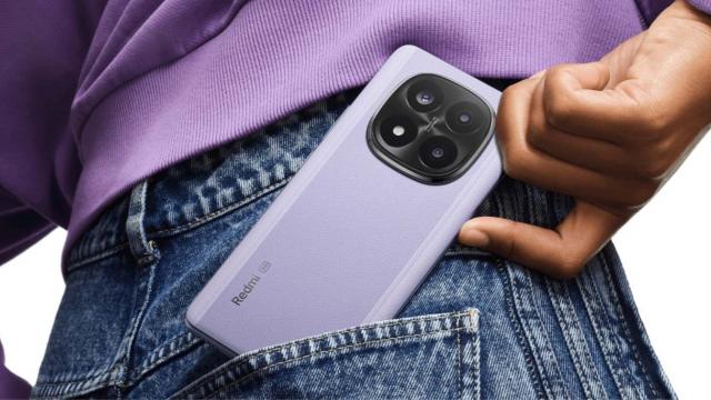<b>Redmi Note 15 Pro+ are primele scăpări consistente; Începe să arate ceva mai premium</b>Redmi Note 15 Pro+ a primit o scăpare importantă în ultimele 24 de ore, deși au trecut doar vreo 6 luni de când a debutat seria Redmi Note 14. Asta în Europa, în China ea sosind încă din septembrie 2024. Aparent vom trece la un design ceva mai premium..