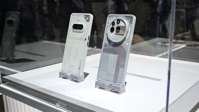 <b>Nothing explorează ideea unui telefon mai accesibil, un Lite sau "T" rival de Galaxy A16</b>În acest an Nothing a migrat către un segment de preț superior în zona smartphone, odată cu lansarea lui Nothing Phone (3) care a ajuns la aproape 1000 de euro în configurația superioară. La începuturi aveam modele mid-range 