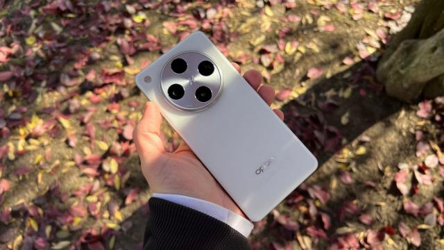 <b>OPPO va folosi procesorul Dimensity 9500 pe flagship-ul Find X9 Pro, trece de 4 GHz </b>OPPO Find X9 Pro a avut apariții timide în online și după câteva detalii dezvăluite prin aprilie anul curent, nu prea a mai ieșit la iveală, cel puțin nu până astăzi. Aflăm prin intermediul zvonacului Digital Chat Station faptul că noul 