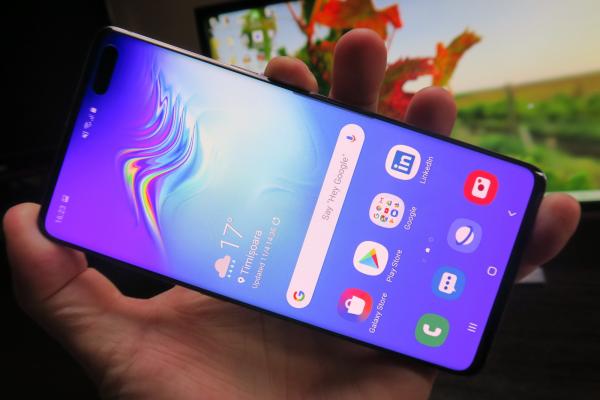 Samsung Galaxy S10 5G: OS, UI, aplicaţii cu One UI uşor actualizat