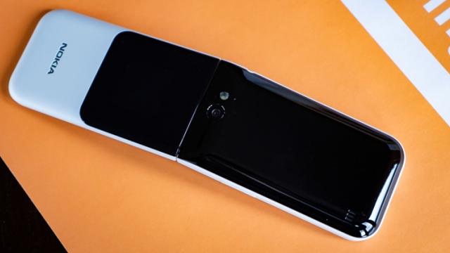 <b>Turul Magazinelor #647: Un clasic Nokia renăscut, laptop Lenovo, proiector FHD la preţ bun şi pompă bicicletă Xiaomi</b>Pe final de săptămână mai toţi sunt prinşi în magazine sau în trafic, alergând ca Arnold după jucăria Turboman, în celebrul film de Crăciun. Noi vă uşurăm cumpărăturile, printr-o serie de oferte online