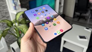 iPhone Duo ar putea ajunge la 5 milioane de unități livrate în 2026; „Crackgate” nu schimbă încă prognoza
