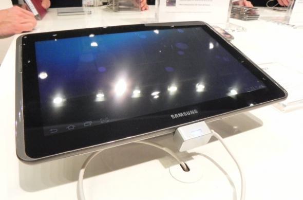 MWC 2012: Samsung Galaxy Tab 2 10.1 video preview - prima tabletă Android 4.0 Samsung ni se prezintă (Video): dscn0314jpg.jpg