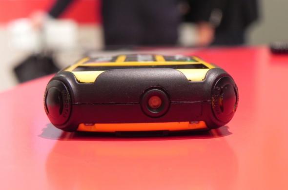MWC 2011: Emporia ne prezintă telefonul-SOS, Însoțit de un ceas accesoriu și un handset ultra-rezistent (Video): dscn3756jpg.jpg