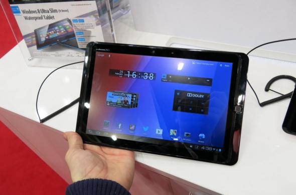 MWC 2013: Fujitsu Arrows Tab hands on - o tabletă cu o über baterie și difuzoare uriașe (Video): fujitsu_arrows_tab_03jpg.jpg