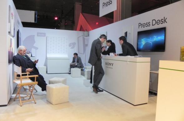 Standul Sony de la MWC 2012 - elegant, divers etnic, minimalist (Video): dscn0786jpg.jpg