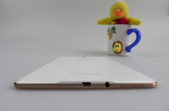 Samsung Galaxy Tab S 8.4 Review: tableta cu cel mai bun ecran din 2014, cea mai bună baterie și acustică excelentă; Premiantul multimedia al anului! (Video): samsung_galaxy_tab_s_8_4_review_020jpg.jpg